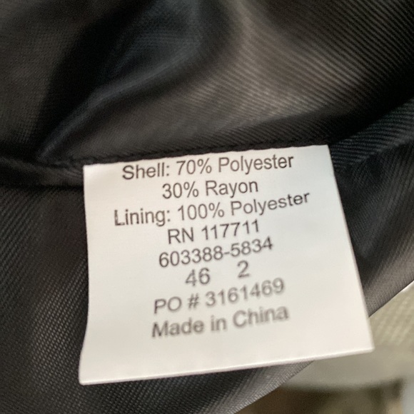 Irvine Park sport coat size 46. - Picture 5 of 5